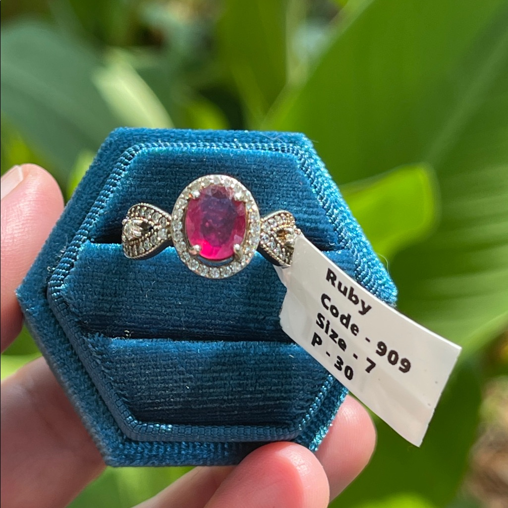 Nwt Elegant Natural Ruby Gemstone With Cz In 925 Silver Ring Size 7
